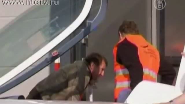 Самолет на батарейках представили в Германии