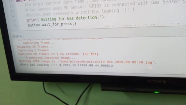 Capturing Image and sending through Email attachment using Raspberry pi MQ2 gas sensor смотреть онлайн