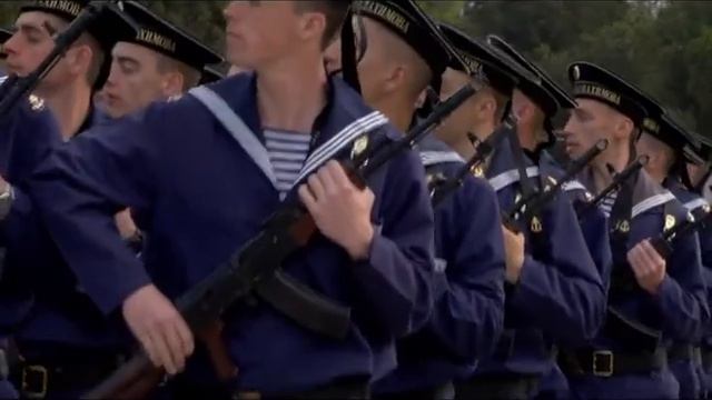 Парад! Смирно! смотреть онлайн
