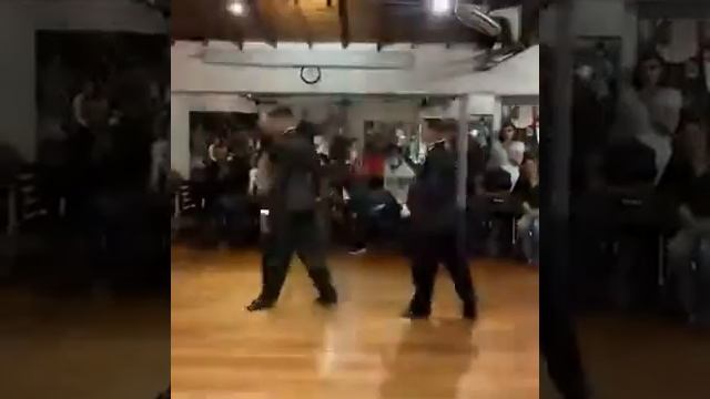 Men Dancing Tango Argentine смотреть онлайн
