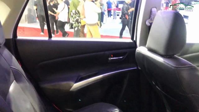 2018 Suzuki SX4 S Cross AT - Exterior & Interior Walkaround [EP-017]. Live From IIMS 2018. смотреть онлайн