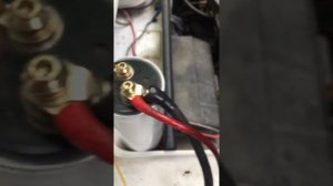 Как зарядить конденсатор с помощью лампочки