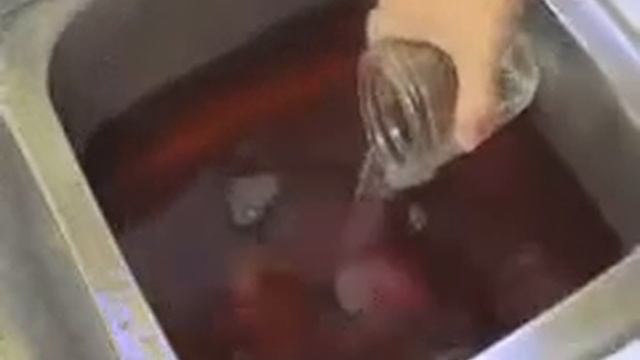 Устранить засор Химия поможет Сода гидрокарбонат натрия + уксусная кислота помогут с этим справитс смотреть онлайн