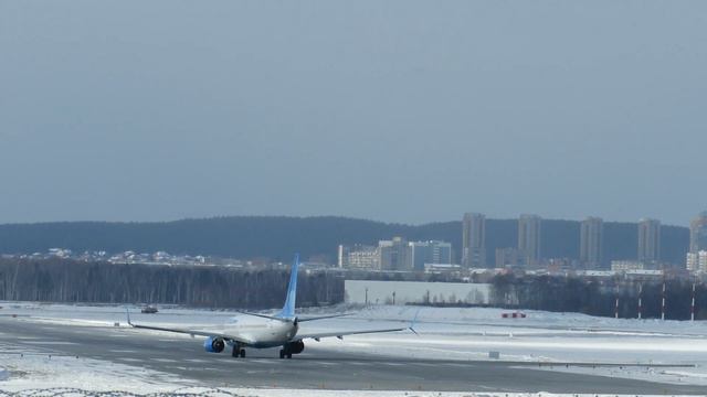 189-местный Boeing 737-800 посадка и взлет
