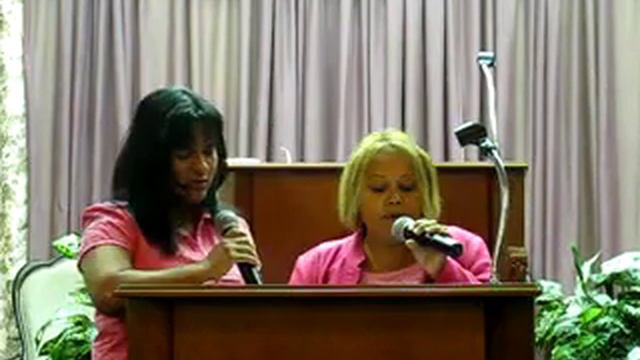 Cantando "CUANDO YO TE ALABO" en el Culto de Damas desde la Iglesia Smirna Misionera en Waterbury C смотреть онлайн