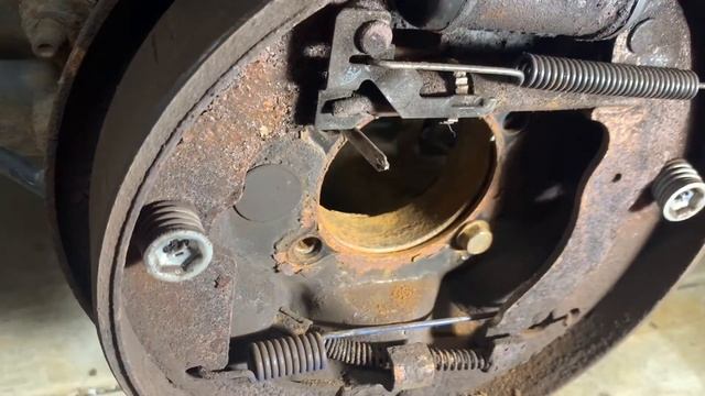 How to Replace a Rear Wheel Bearing Hub Assembly || 2002 - 2007 Saturn Vue || Torque Specs Shown! смотреть онлайн