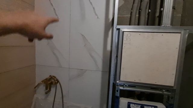 Установка инсталляции для унитаза, ревизионного люка под плитку. смотреть онлайн