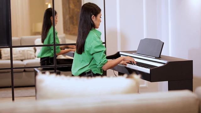 Roland RP102 Overview with Van-Anh смотреть онлайн