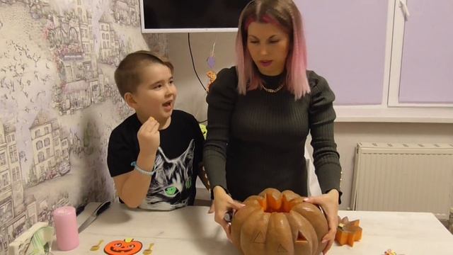 Как вырезать тыкву на Хэллоуин !!! смотреть онлайн