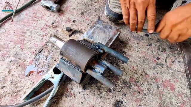 Bending a metal bar | Flat bar bender | useful ideas for metal bending смотреть онлайн