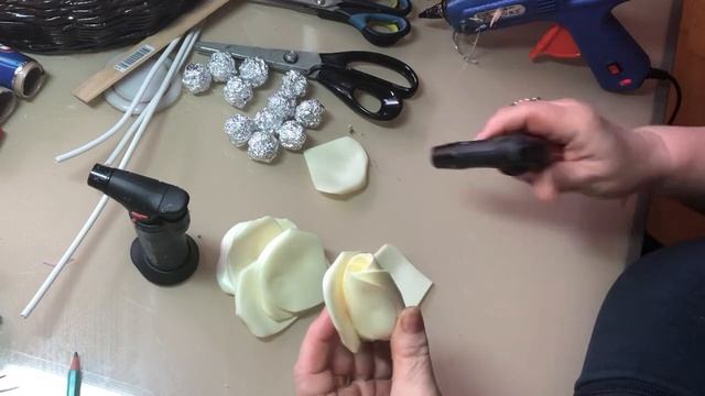 Творческий проект Толмачевой Татьяны : Роза из изолона1- часть1 смотреть онлайн