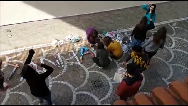 "Lo slogan è mio e lo realizzo io" Liceo Statale Laura Bassi 4A linguistico смотреть онлайн