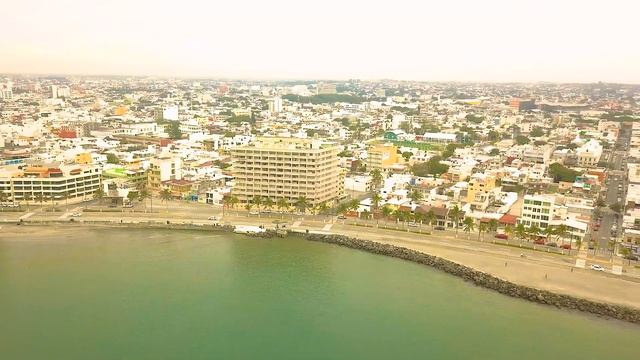 Мексика, Веракруз, набережная Малекон, площадь Plaza de Las Armas, пляж Boca Del Rio, аэросьемка смотреть онлайн