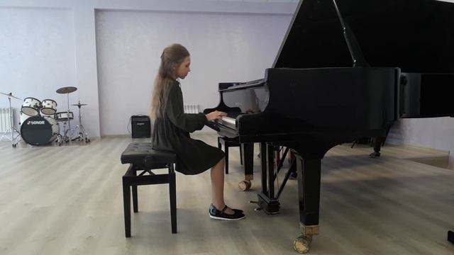 Буслаева София,9 лет. И.С.Бах Маленькая прелюдия соль-минор,П.И.Чайковский Итальянская песенка