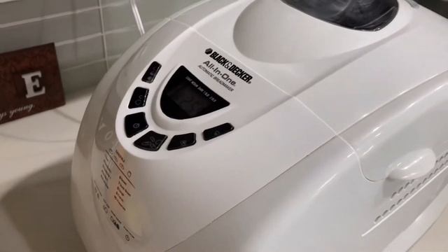BLACK AND DECKER BREADMAKER (LOAF BREAD AND PANDESAL: HOME MADE) смотреть онлайн