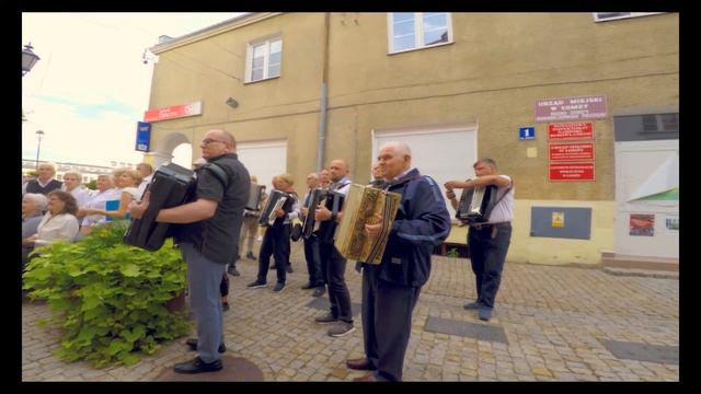 "My z Łomży "przy ławeczce Hanki Bielickiej смотреть онлайн