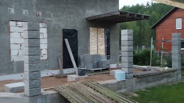 Строим дом. Часть 337. Возведение колонн