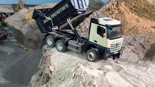 BRUDER TRUCKs in Quarry ♦ Children Dumper Trucks ACTION ♦ Bruder RC Trucks смотреть онлайн