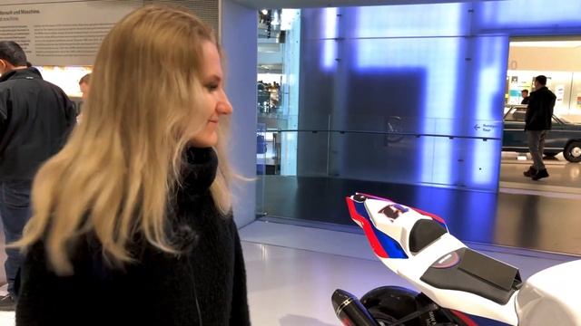 Мюнхен. Музей BMW. смотреть онлайн