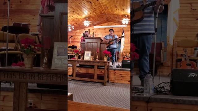 Graveclothes sung by Dakota Bentley and Megan Forman смотреть онлайн