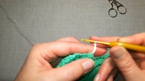 Круглая кокетка крючком. Вяжу детское платье "Нежное". Обвязка Кукурузка или Колокольчик.