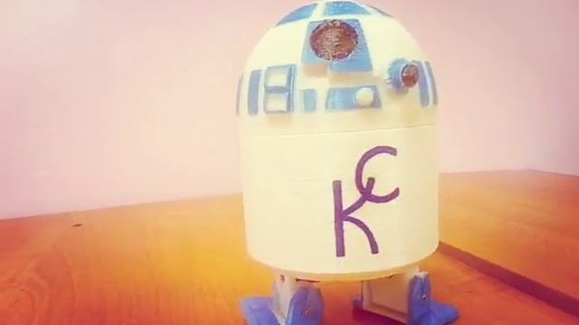 Самодельный робот R2-D2 отжигает не хуже чем сам Майкл Джексен смотреть онлайн