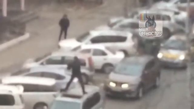 Танцы на крыше авто. Уссурийск смотреть онлайн