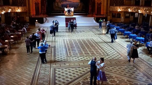 Blackpool tower ballroom. Broadway Quickstep sequence dance. смотреть онлайн