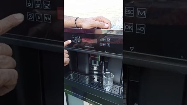 הדרכה חלק ראשון על מכונת קפה קופר בוש דגם EKV6500 מאת רונן מנשה смотреть онлайн