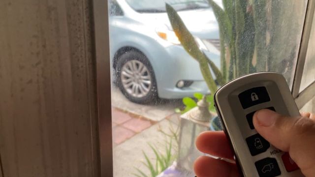 2015 Toyota Sienna Alarm смотреть онлайн