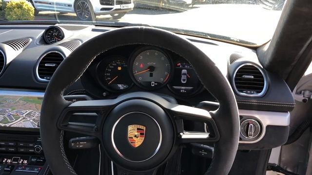 Porsche 718 Cayman GT4 (982) in Crayon @ OPC Chester смотреть онлайн