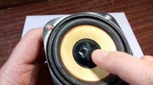 ЛЕГКО и БЫСТРО подравниваю ВМЯТИНУ в колпачке диффузора динамика с помощью пластилина.