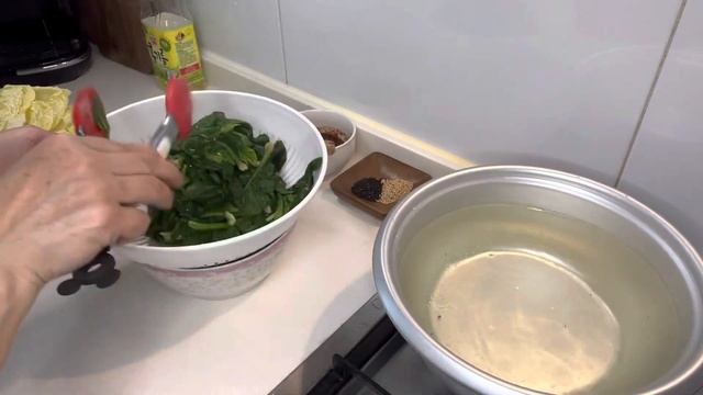 Полезный и простой салат из шпината и пекинской капусты- витамины и минералы! смотреть онлайн