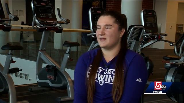 Holy Cross sophomore sets world record for indoor rowing смотреть онлайн