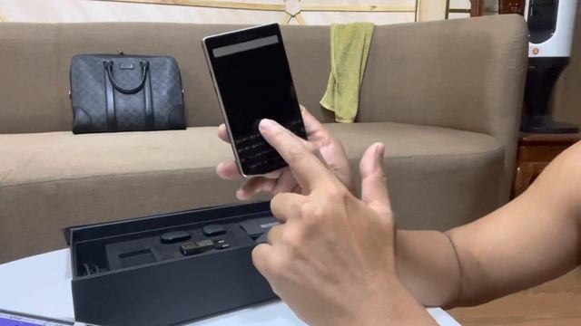 Blackberry P9983 смотреть онлайн