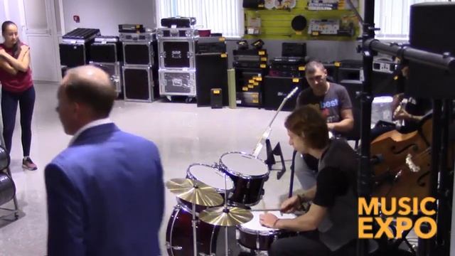 Music Expo смотреть онлайн