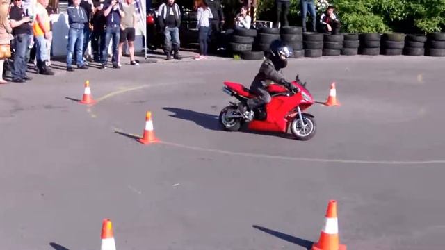 Jas GP treningi jazdy precyzyjnej pod Forum - motogrill z JasGP смотреть онлайн