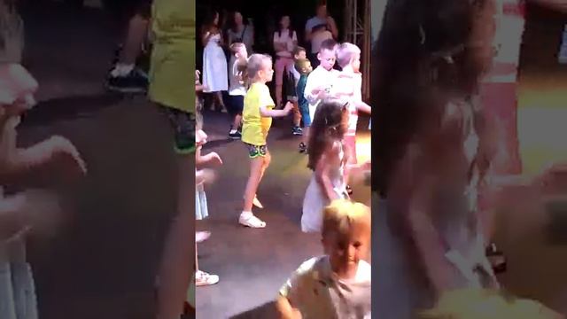 дети отдыхают смотреть онлайн