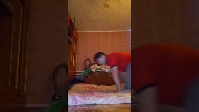 делаем сальто и кувырки.??