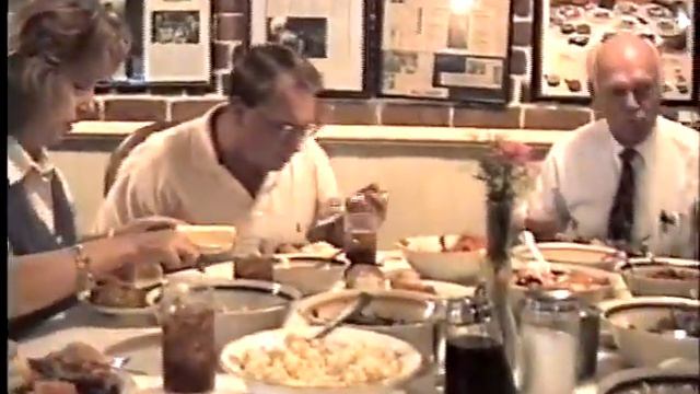 Mrs Wilkes' Dining Room, Savannah, Georgia 1996 смотреть онлайн