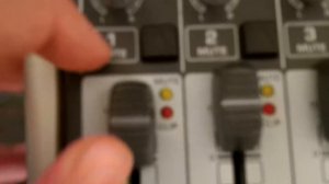 Review Behringer X1222USB