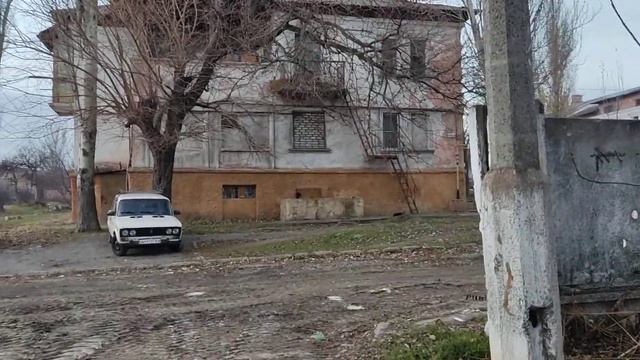 Гуляем по Красномаякской с мамой#Мариуполь преображается смотреть онлайн