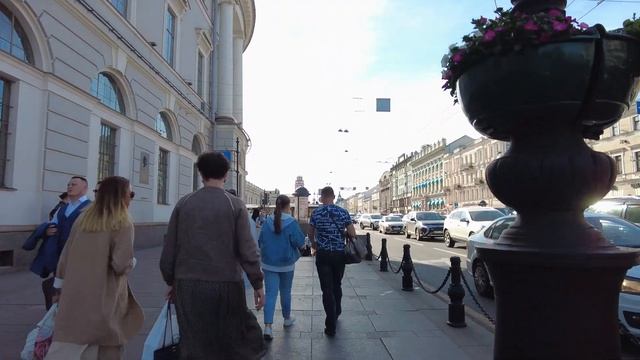 Санкт-Петербург Невский проспект, прогулка по городу. St. Petersburg Nevsky Prospect, city walk. смотреть онлайн