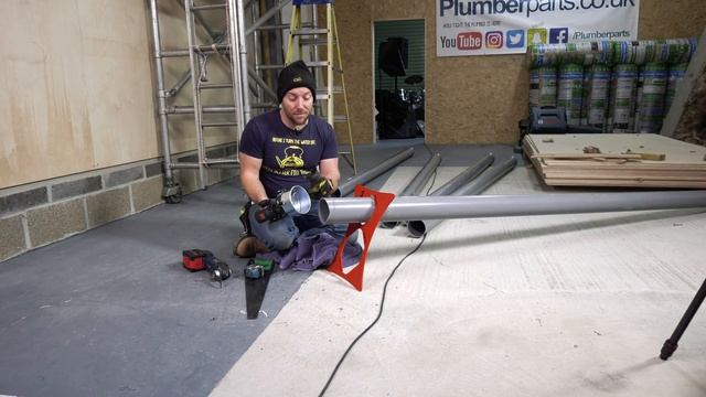 HOW TO CUT AND JOIN SOIL PIPE THE EASY WAY смотреть онлайн