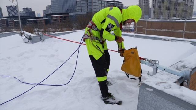 Анкерное устройство ПАРАПЕТ. Безопасная уборка снега с крыши. Обслуживание крыши. Вентопро смотреть онлайн