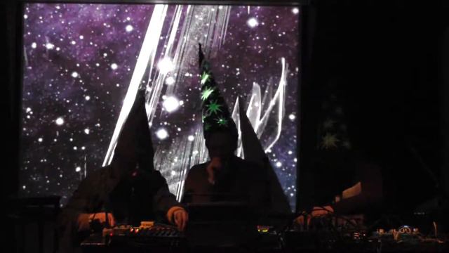 Говорит Радио "Космос" - Sound Museum, St. Petersburg 12.04.18 смотреть онлайн