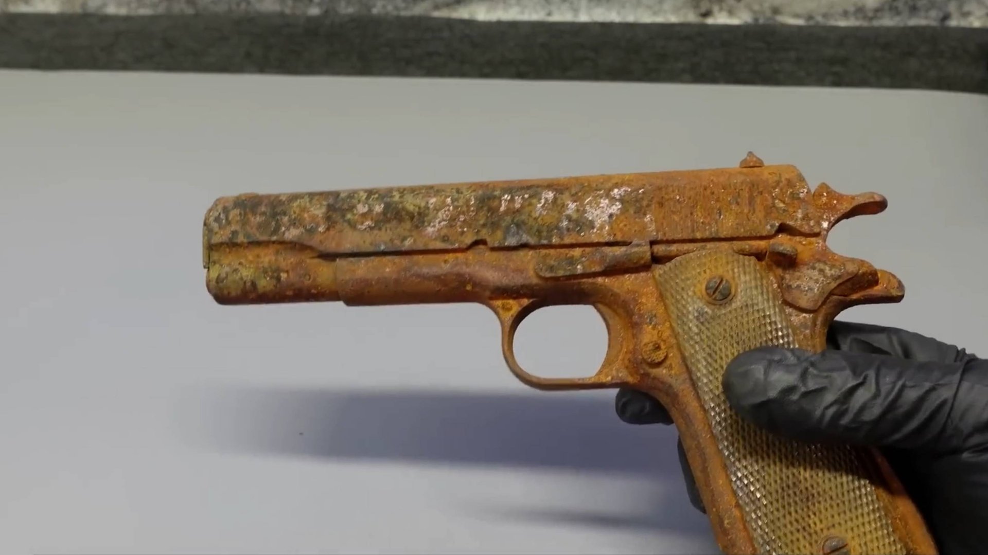 Реставрация пистолета Colt M1911 1914 год смотреть онлайн