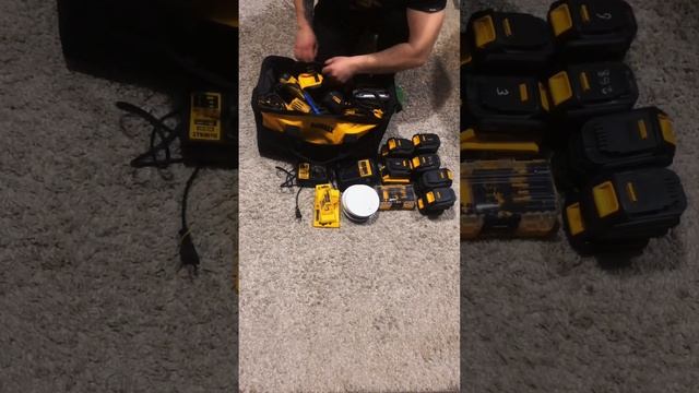 Сумка Dewalt. Что в нее помещается? смотреть онлайн