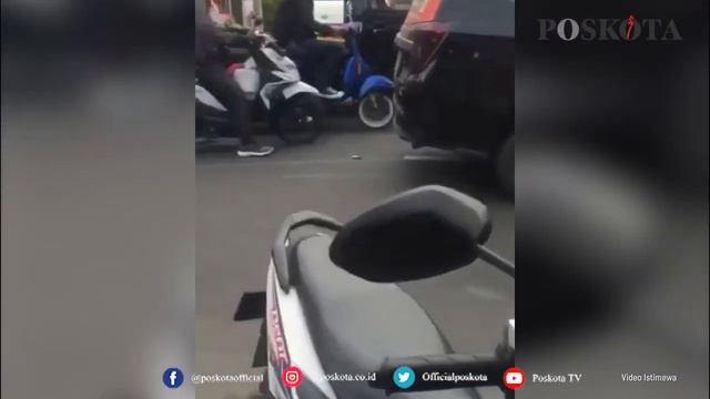 KERIBUTAN DEPT COLLECTOR DENGAN PENGENDARA MOBIL DI KARANG TENGAH смотреть онлайн