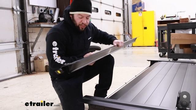 etrailer | Retrax RetraxPRO MX Hard Tonneau Cover Installation on a 2023 Chevrolet Silverado 3500 смотреть онлайн